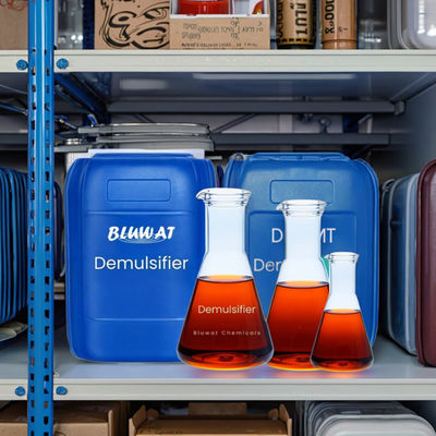 satın al Petrol sahası emülsiyon kırıcıları, sondaj ve işleme sıvıları için demulsifikasyon ajanı çevrimiçi üretim